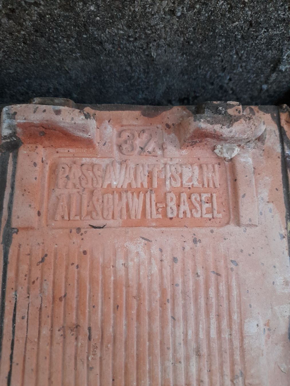 Unterstände: Tuiles passavant iselin – Gebraucht aus Marin-Epagnier von sam_yb2f 4