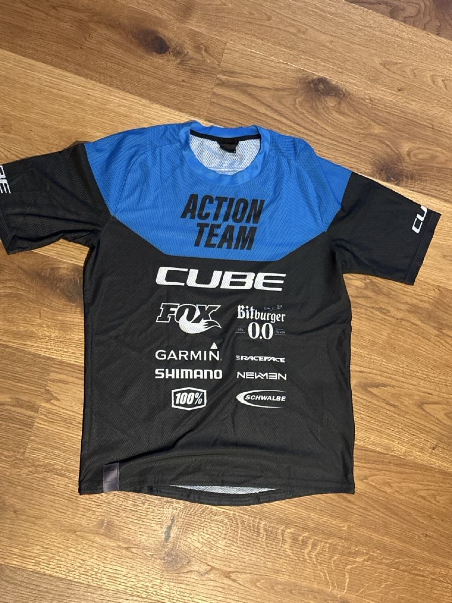 Cube Maillots de corps & Pantalons: Cube Trikot Grösse M guter Zustand – D'occasion à Niederhasli par spiff67