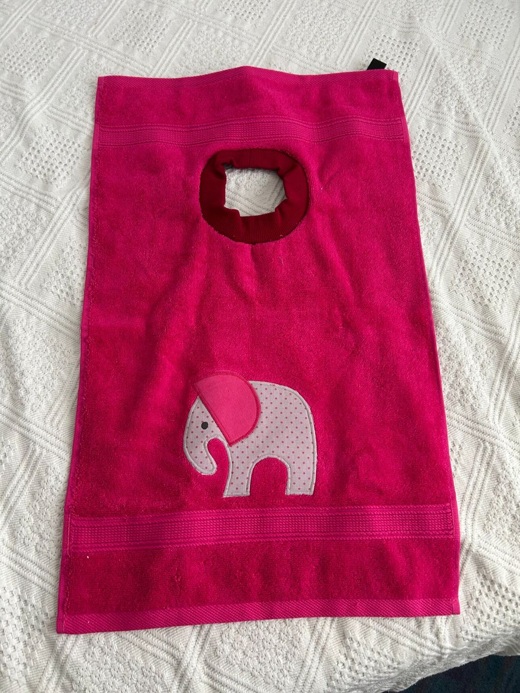 Baby-Mahlzeiten: Esslatz gross  pink Elefant – Neu und originalverpackt aus Wädenswil von jotijo