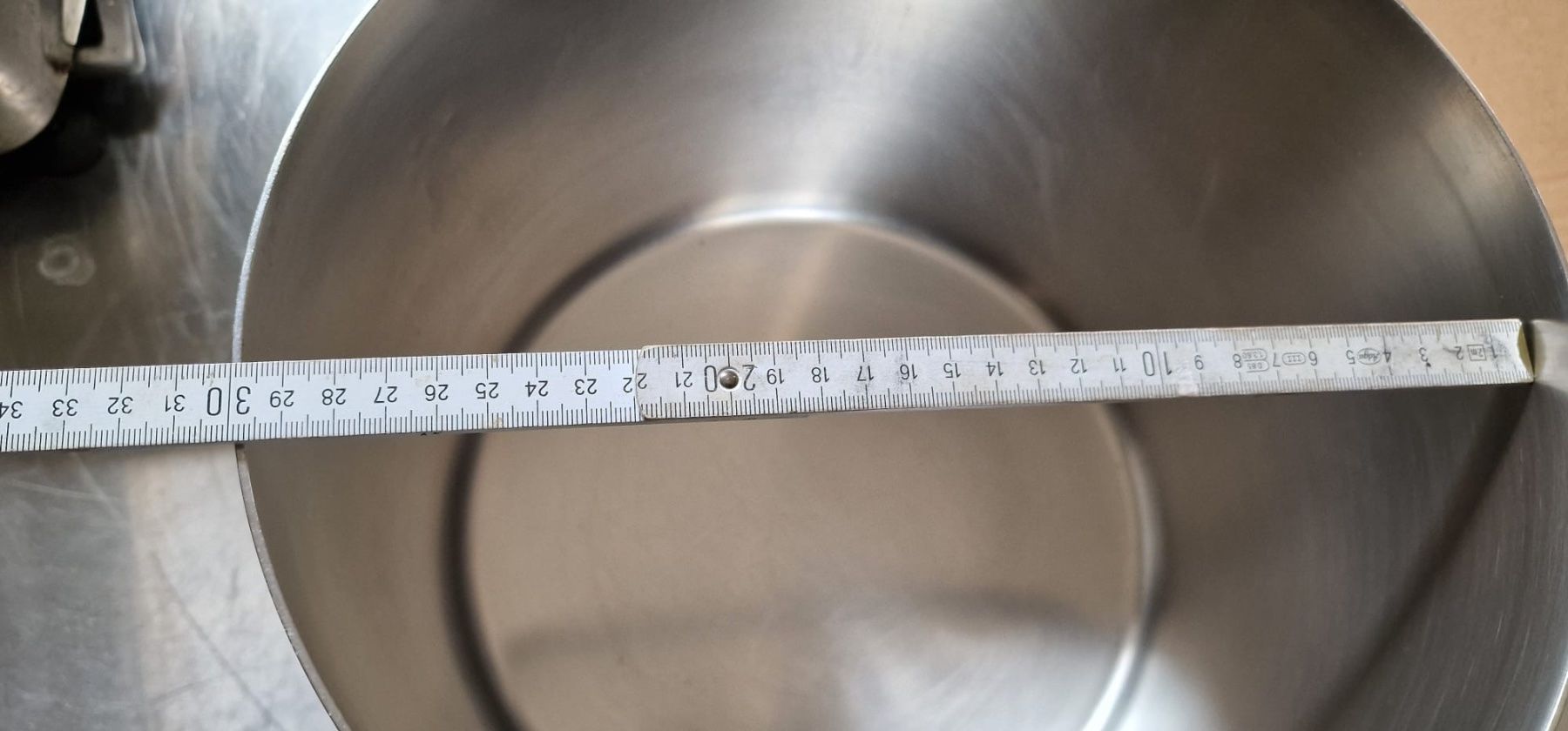 Pentole: Grosse, robuste Chromstahl-Topf, 30 cm Durchmesser – Usato da Duggingen venduto da Ysvogel 2