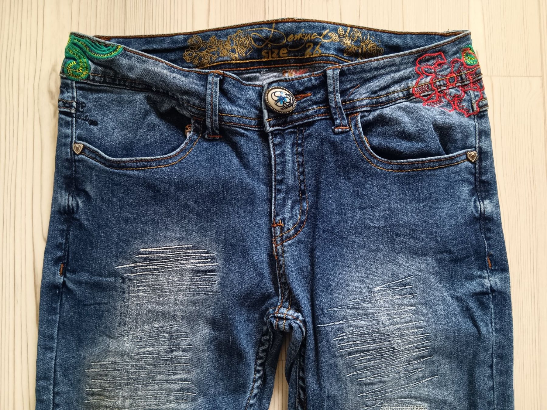 Desigual Jeans: DESIGUAL Jeans taille / Grosse 26 – Usato da Cossonay-ville venduto da Super-Price-Quality 1