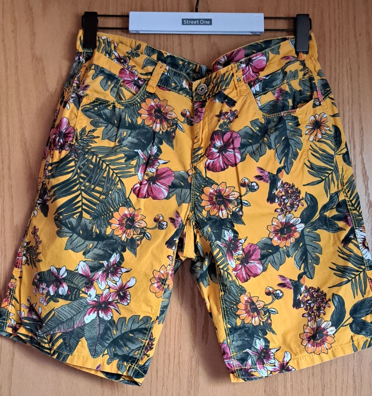 Pantalons: Street One Shorts Gr.38 – D'occasion à Thalheim AG par Bekuadma