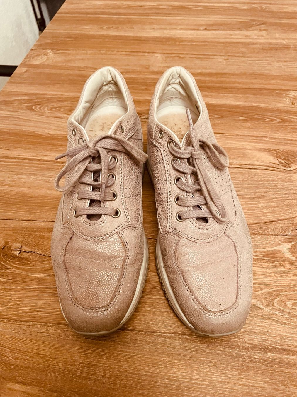 Hogan Scarpe da donna: Schöne  Hogan Sneakers Gr. 36.5 – Usato da Uetikon am See venduto da Mici_Ki