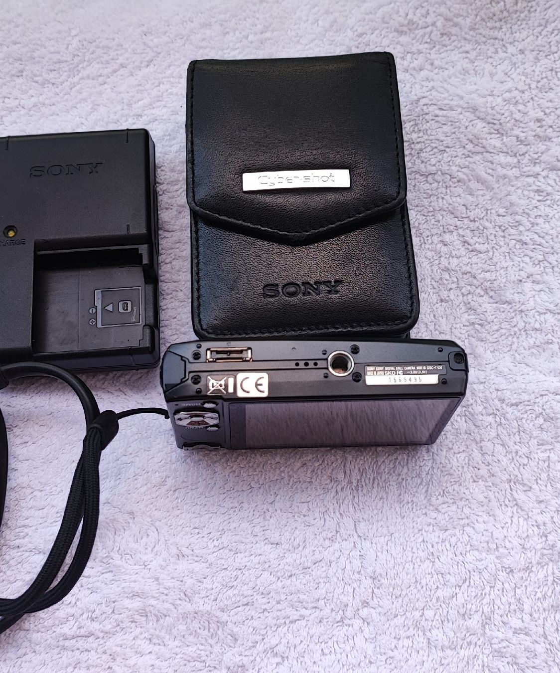 Sony Fotocamera: Sony Cyber-Shot DSC-T100 8.1MP Black Digital Camera – Usato da Zollikofen venduto da zar_j67f 6