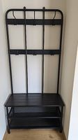 Schwarze Garderobe IKEA