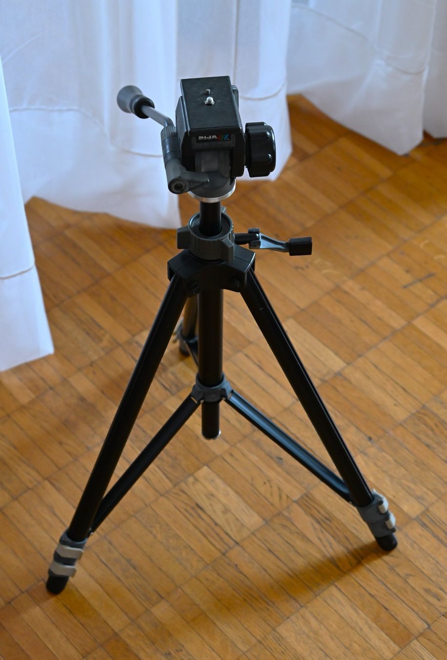 Treppiedi & Teste: Dreibeinstativ Slik 5030 mit Kopf – Usato da Zürich venduto da rid_2trw 3
