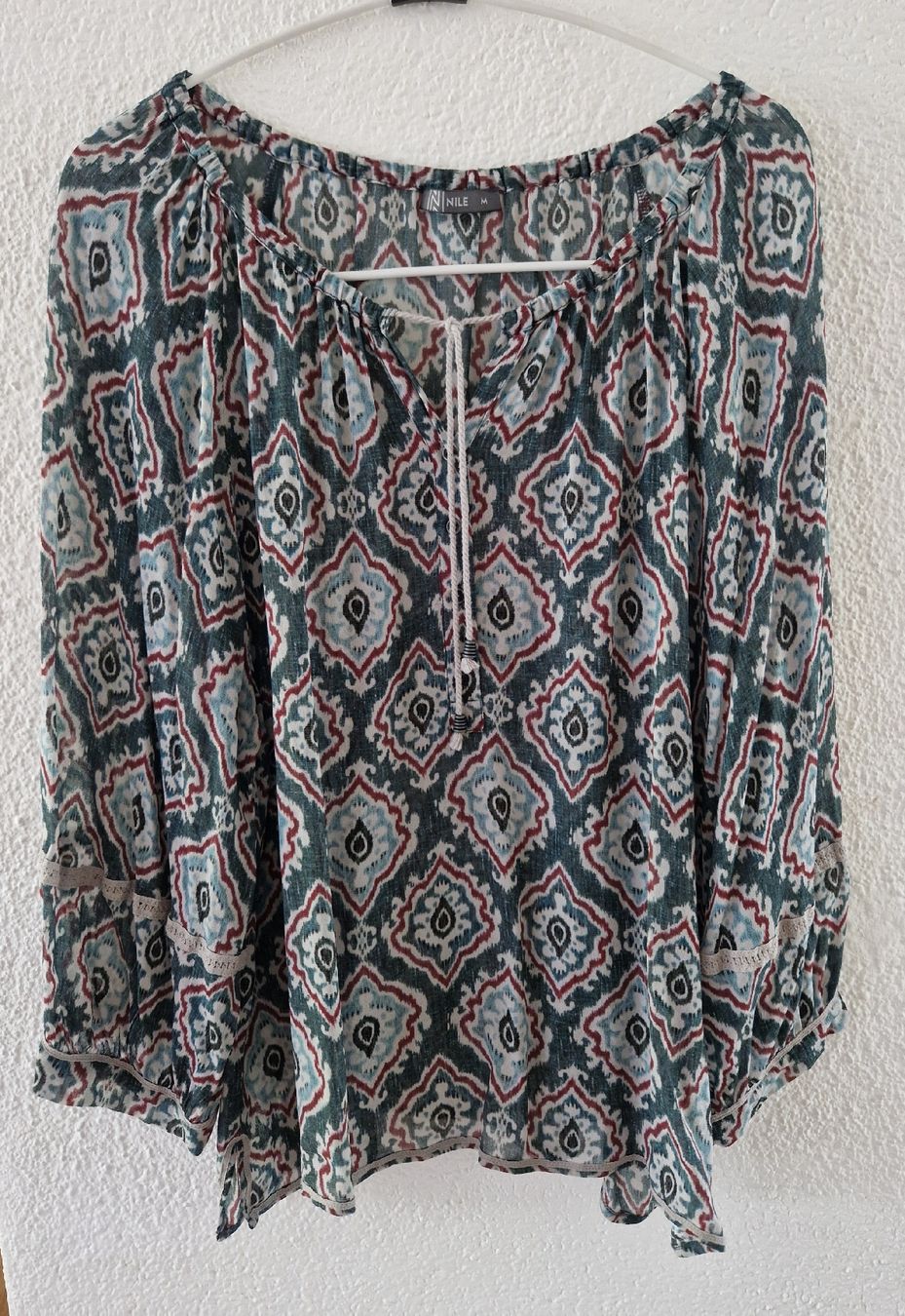 Nile Blusen: Bluse NILE Grösse M, 100% Viscose – Gebraucht aus Kloten von somsing