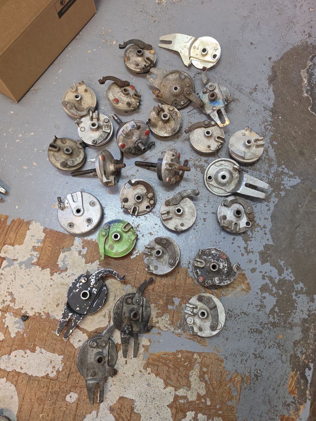 Ciclomotori: Diverse Ankerplatten Mofa/Töffli ab 1fr! – Usato da Lenggenwil venduto da Opc_Power 1