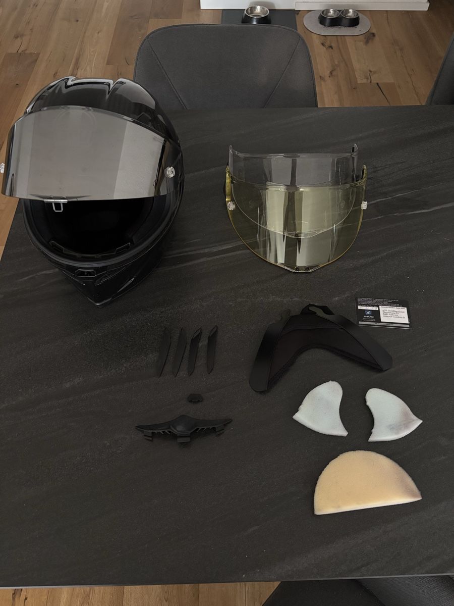 Casques & visières: AGV Pista GP RR Helm – D'occasion à Oberweningen par blacktrix01