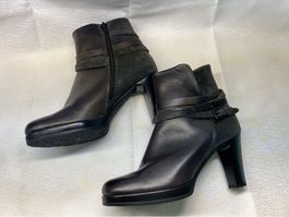 Damen Stiefeletten schwarz mit Absatz wenig gebraucht