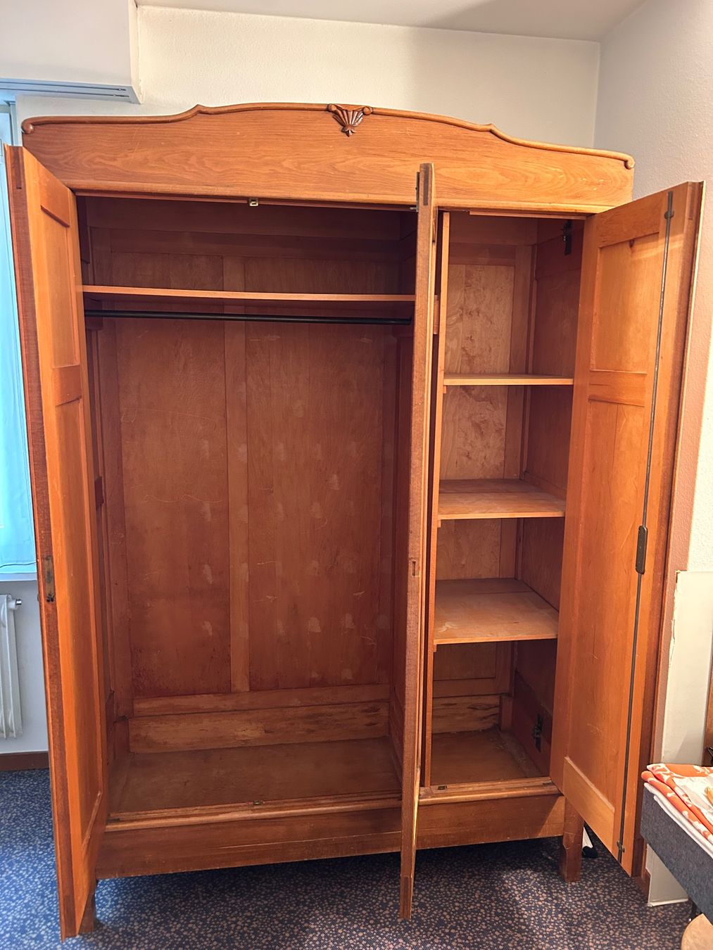 Armadi: Schöner Holzschrank – Usato da Unterägeri venduto da Hallihallox 1