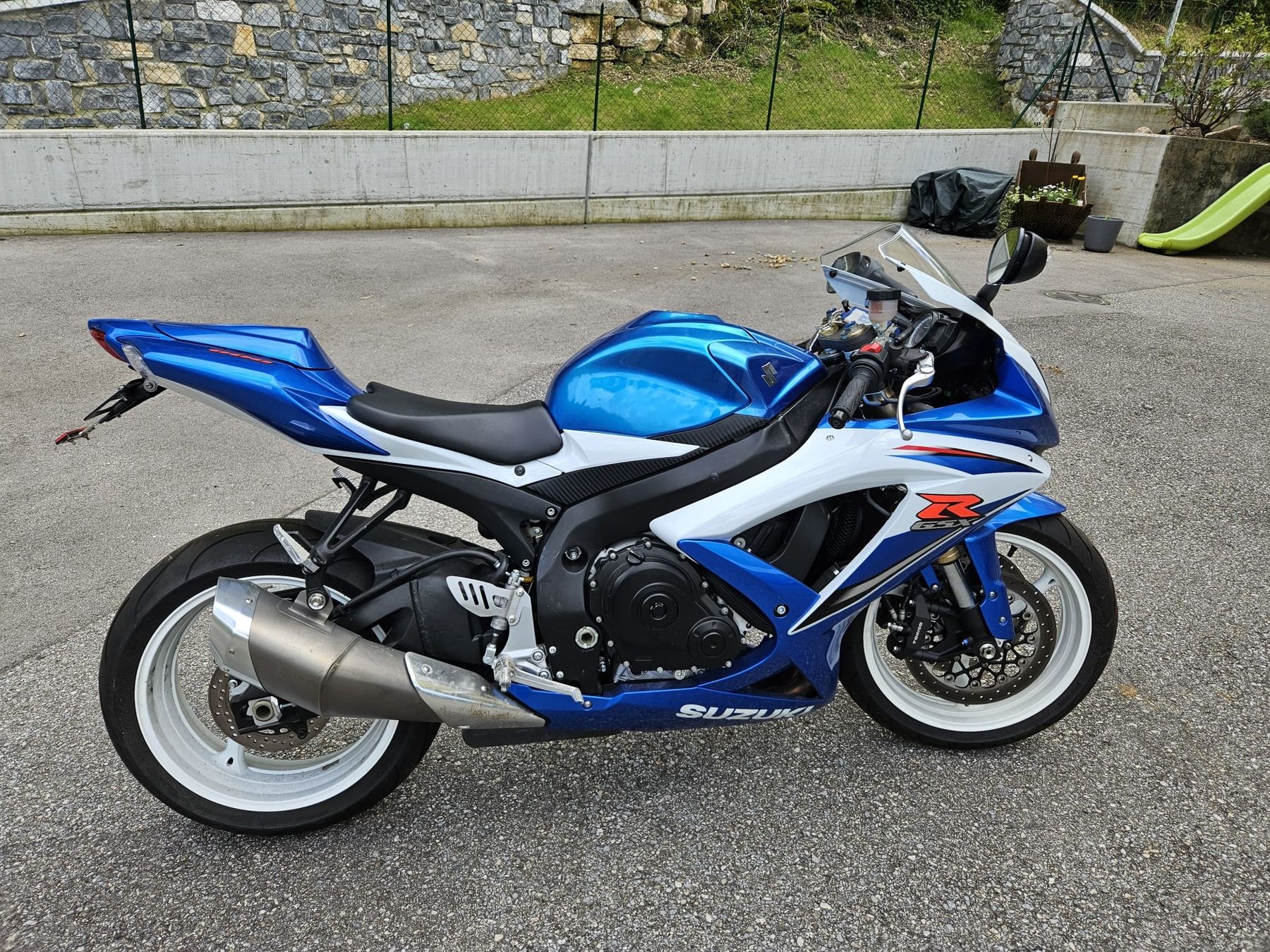 Suzuki Strada: Suzuki GSXR 650 K9 – Usato da Caneggio venduto da Erichina1989 1