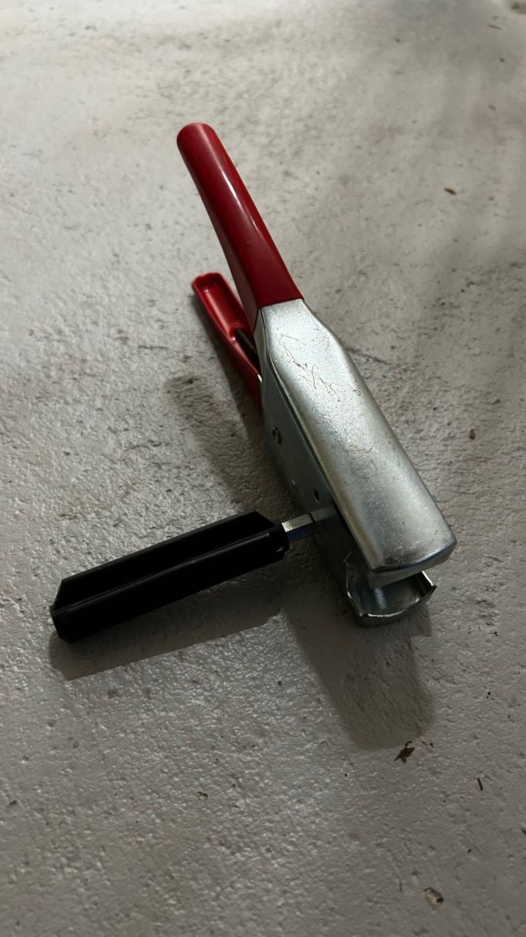 Alle Werkzeuge: Paneel Zange rot, wenig gebraucht – Gebraucht aus Zürich von Insel8 2