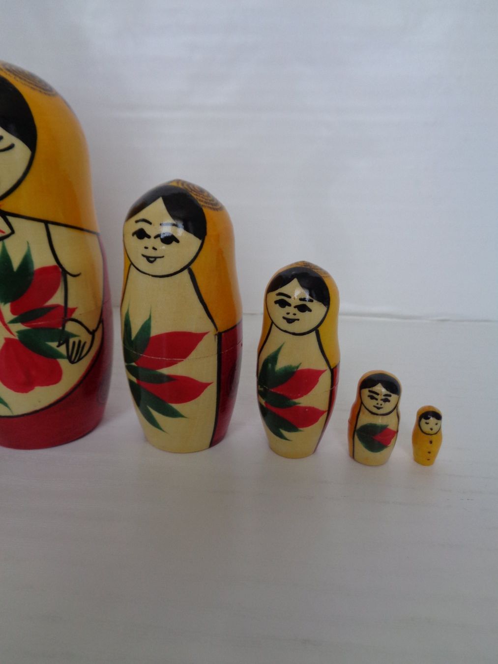 Figurines: Matroschka-Babuschka 6-teilig – D'occasion à Chur par omonia 2