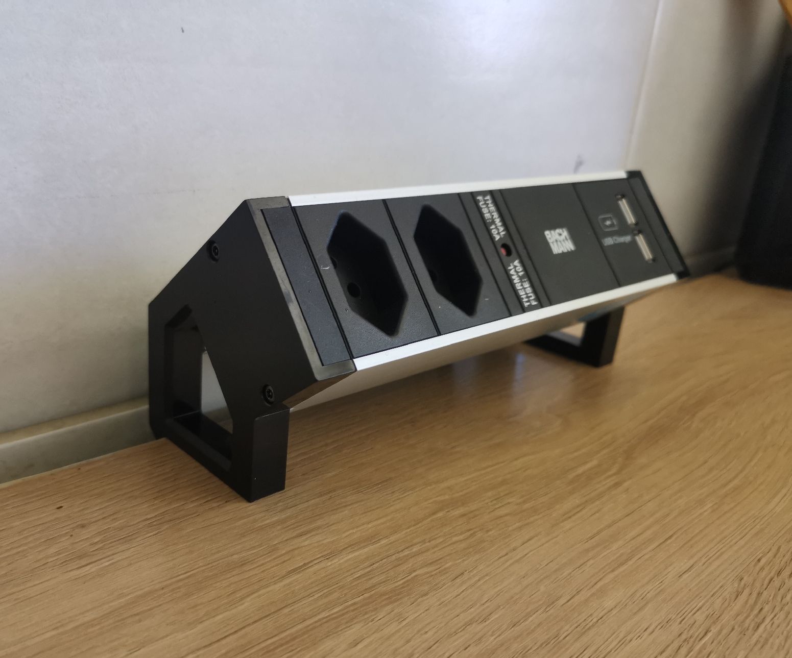 Stecker: Bachmann Multiprise de table DESK 2, 2x T13, 2x USB – Gebraucht aus petit-lancy von Mak_zou 1