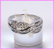 Bezaubernder Ring mit Zirkonia