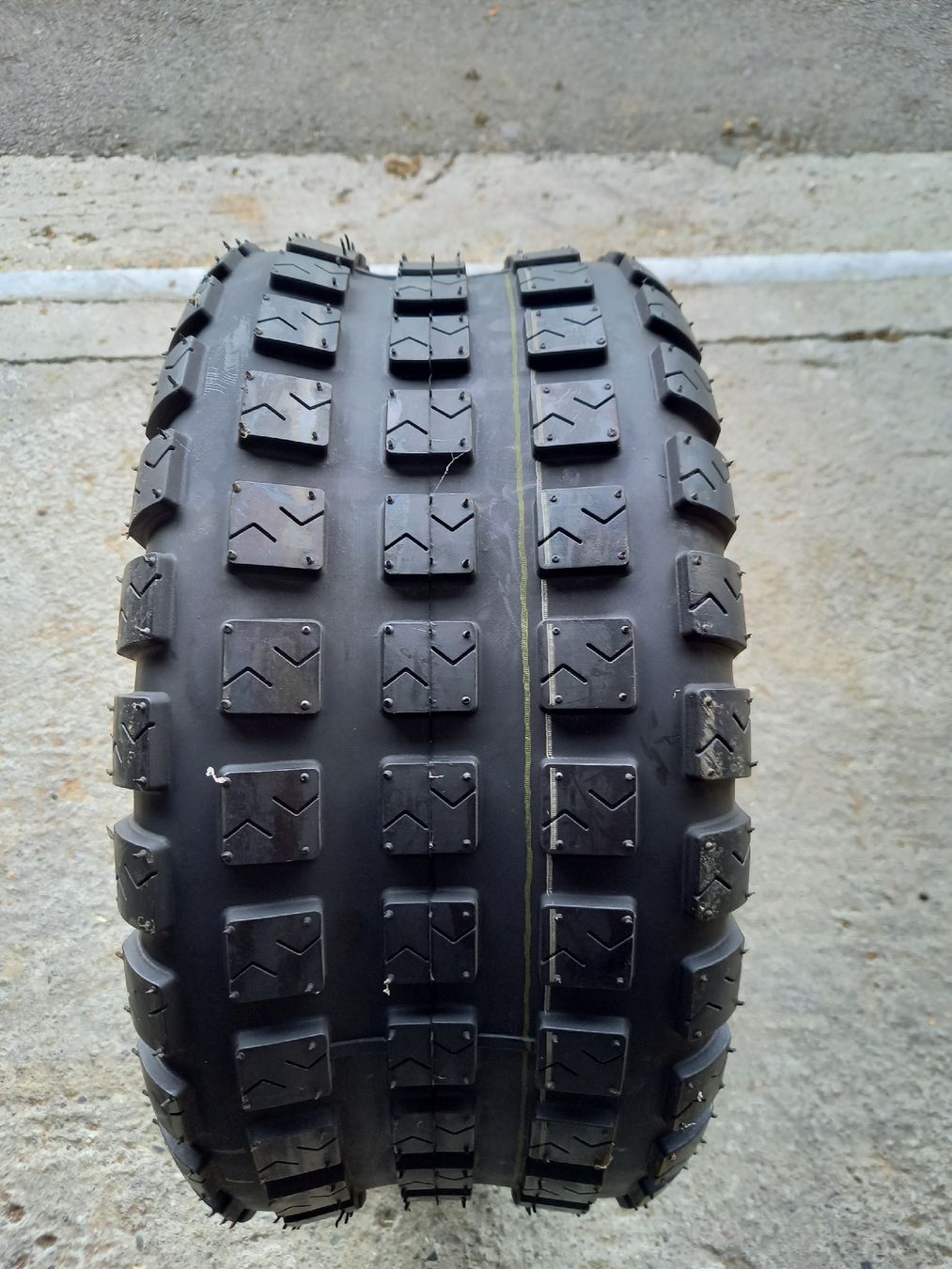 Trattori: Reifen 17x8.00-8 – Usato da Schenkon venduto da adano 2