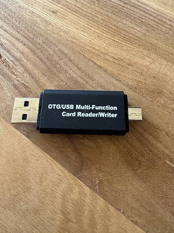 Kartenlesegeräte: Vanja USB SD/microSD Kartenleser mit Micro-USB OTG – Gebraucht aus Zug von jonasg