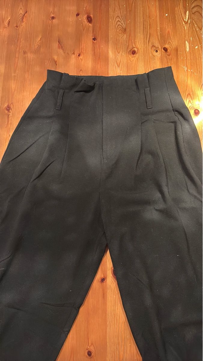 Bershka Hosen: Bershka Stoffhose, Grösse 36 – Gebraucht aus Wabern von est_jw6s