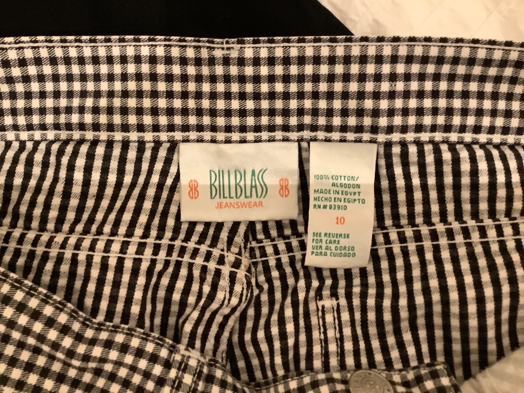 Lotti di vestiti: Capri-Hose und T.Shirt – Usato da Triesen venduto da boston7 1