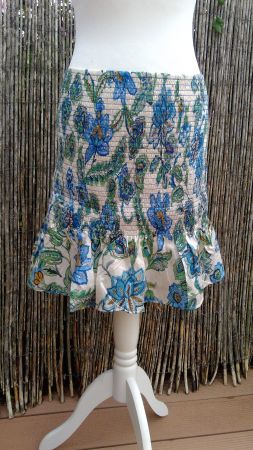 Jupe écru à froufrou motifs fleurs MANGO, taille XL, NEUF