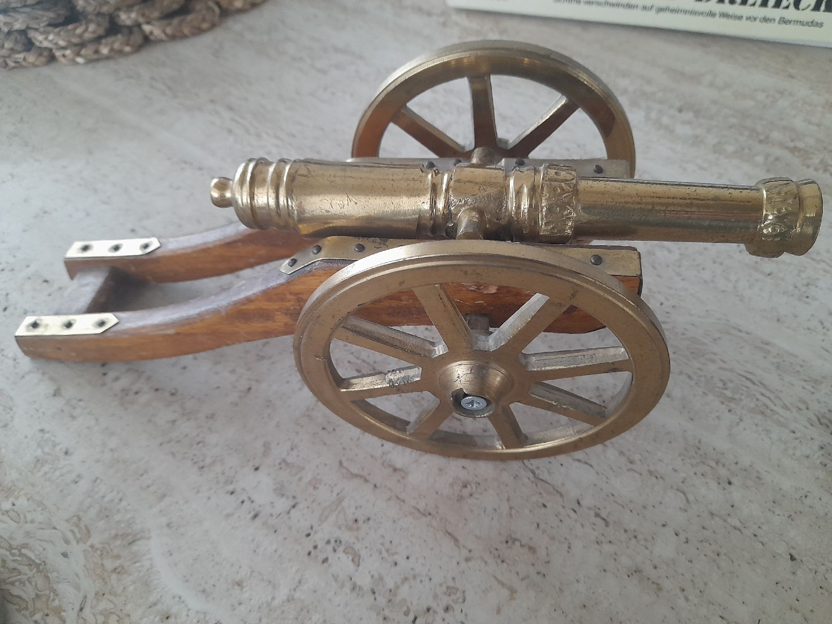 Tutte le decorazioni: Kanone – Usato da Glattbrugg venduto da B_B