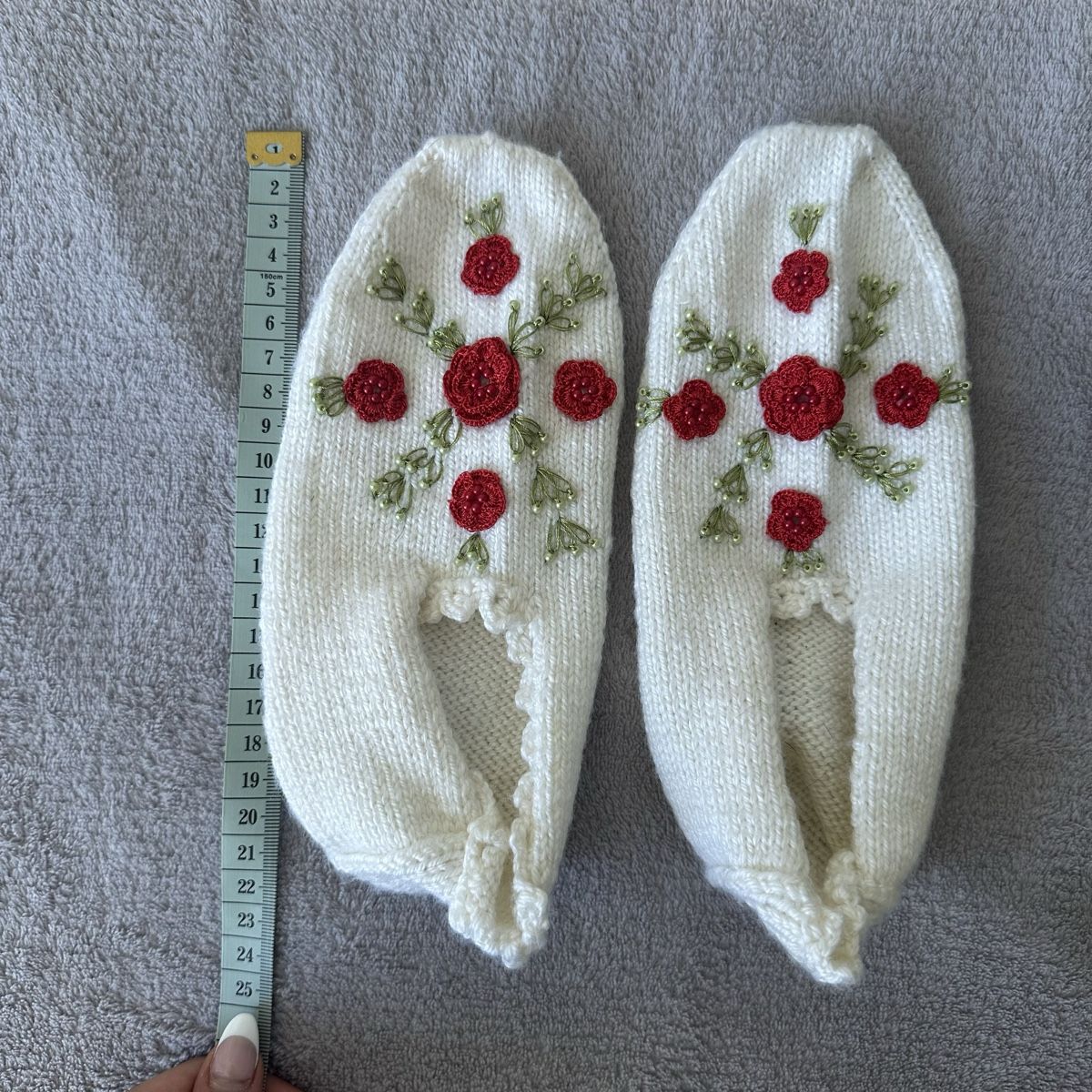 Scarpe da donna: Chaussons blancs brodées floral – Nuovo (secondo la descrizione) da Givisiez venduto da dor_xb9k 2
