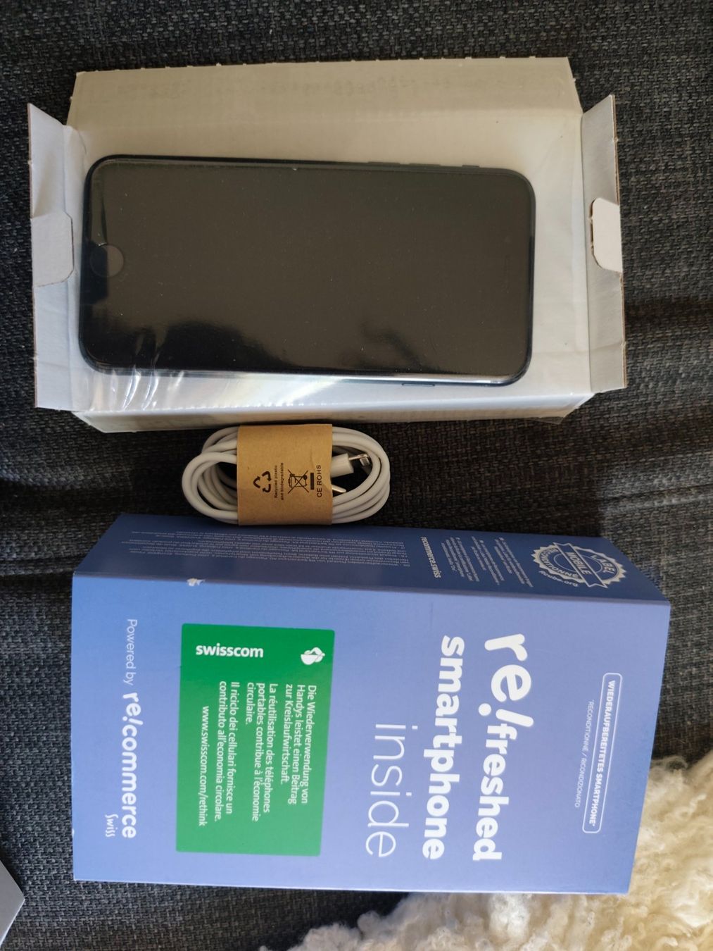 Apple Handys / Smartphones: Apple iphone SE 2020 BL 64GB Basic refreshed – Gebraucht aus Sarmenstorf von Miroculix1993