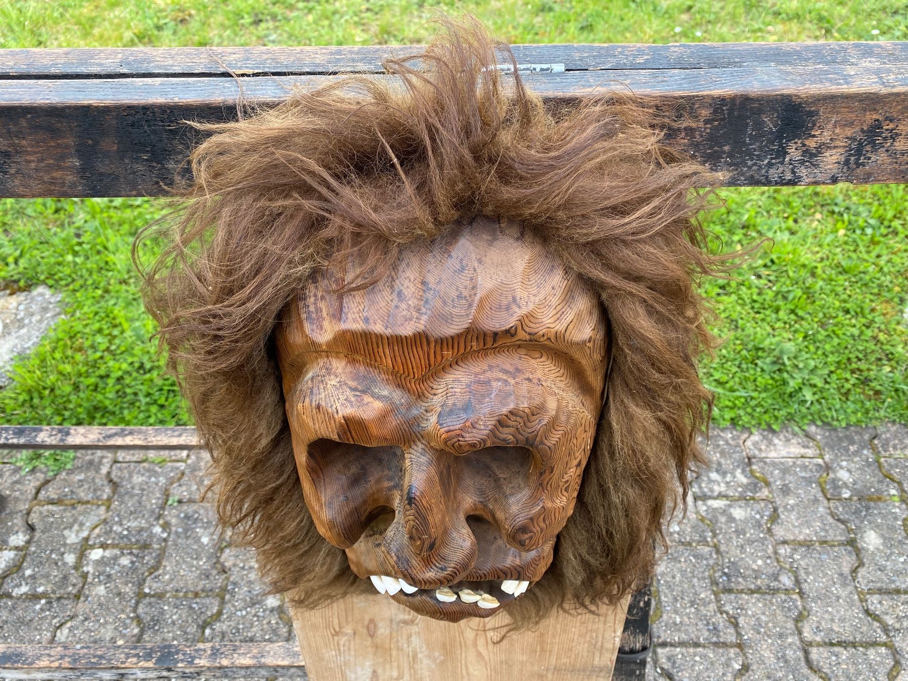 Altro in Antiquarato & Arte: sehr schöne alte grosse Walliser Holzmaske – Usato da Feldbach venduto da Olive1 5