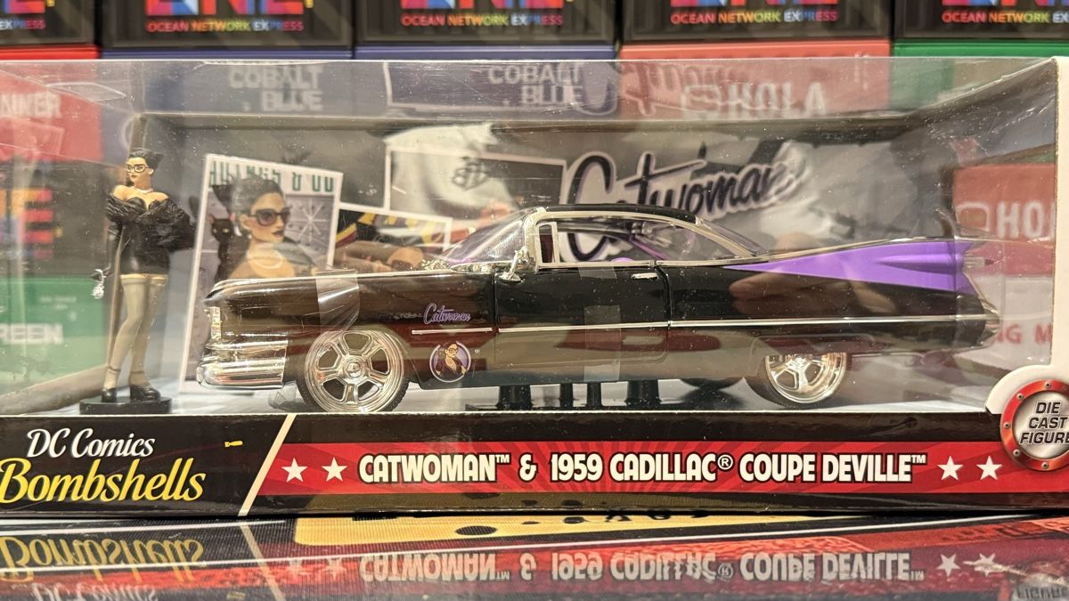 Modellautos: DC Comics Bombshells Catwoman & 1959 Cadillac – Gebraucht aus Basel von Zomeg 7