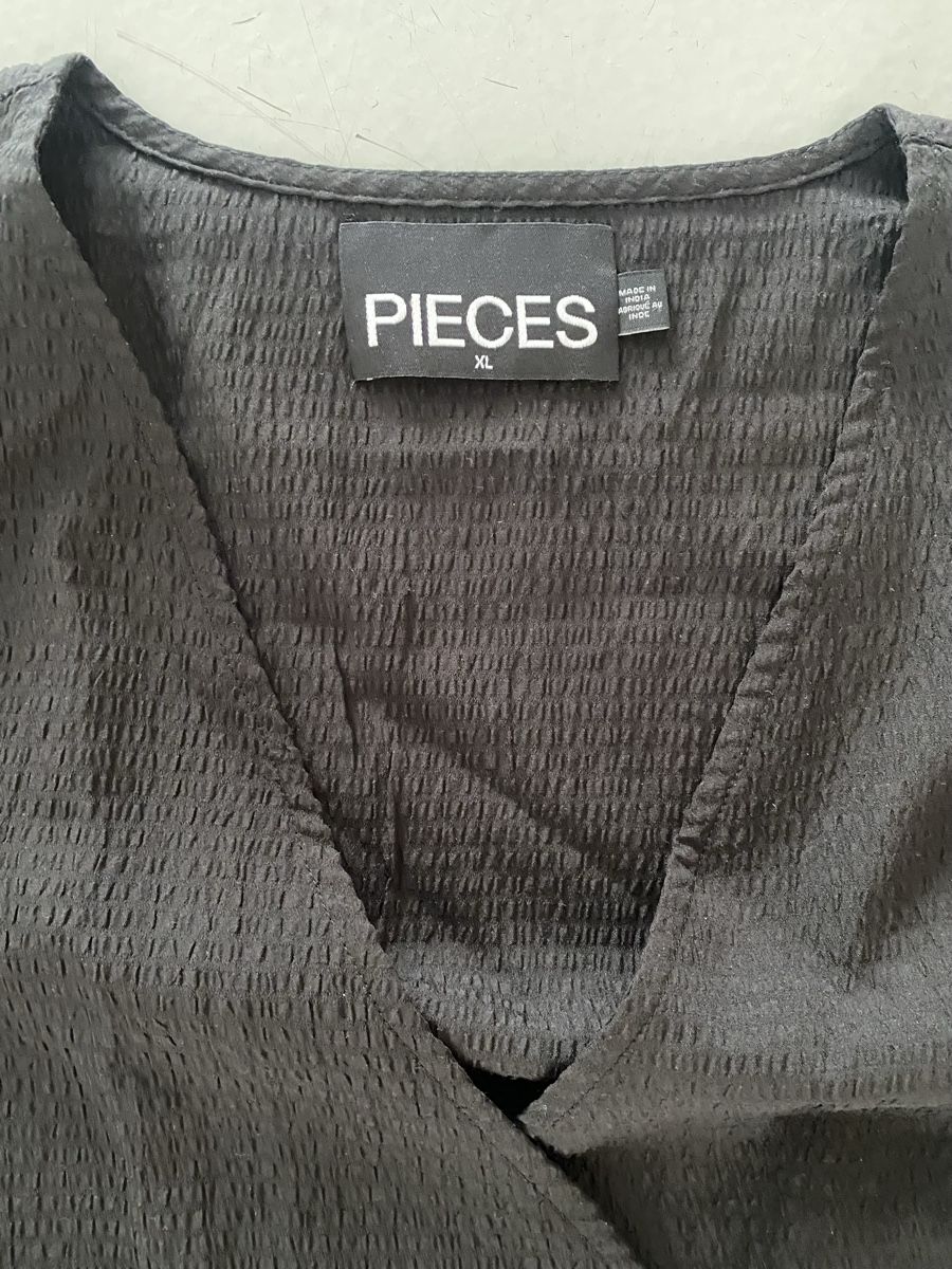 Pieces Vestiti: Schönes schwarzes Kleid Pieces – Usato da Basel venduto da riesther 1