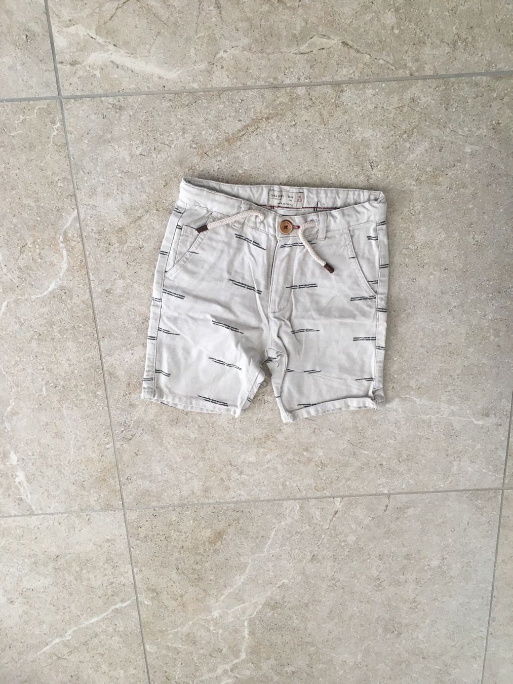 Zara Hosen: Zara Sommer Short Gr. 110 Tunnelzug – Neu (gemäss Beschreibung) aus Gächlingen von Tara_devi