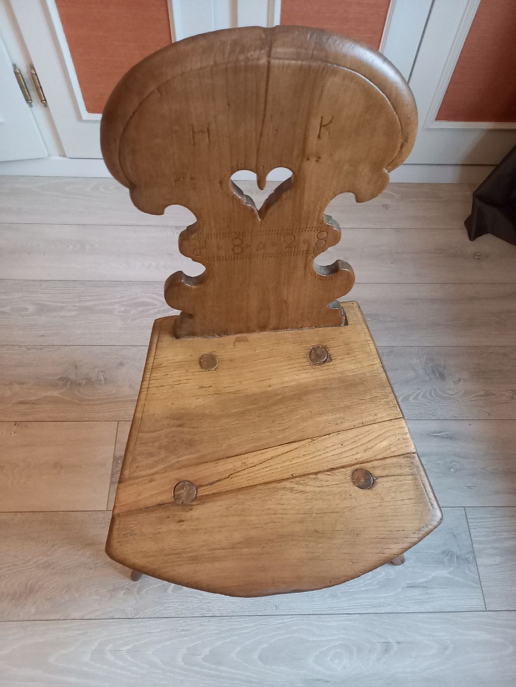 Sedie: Chaise provenant du centre de la Suisse datant de 1828 – Usato da GENEVE venduto da goldforall 2