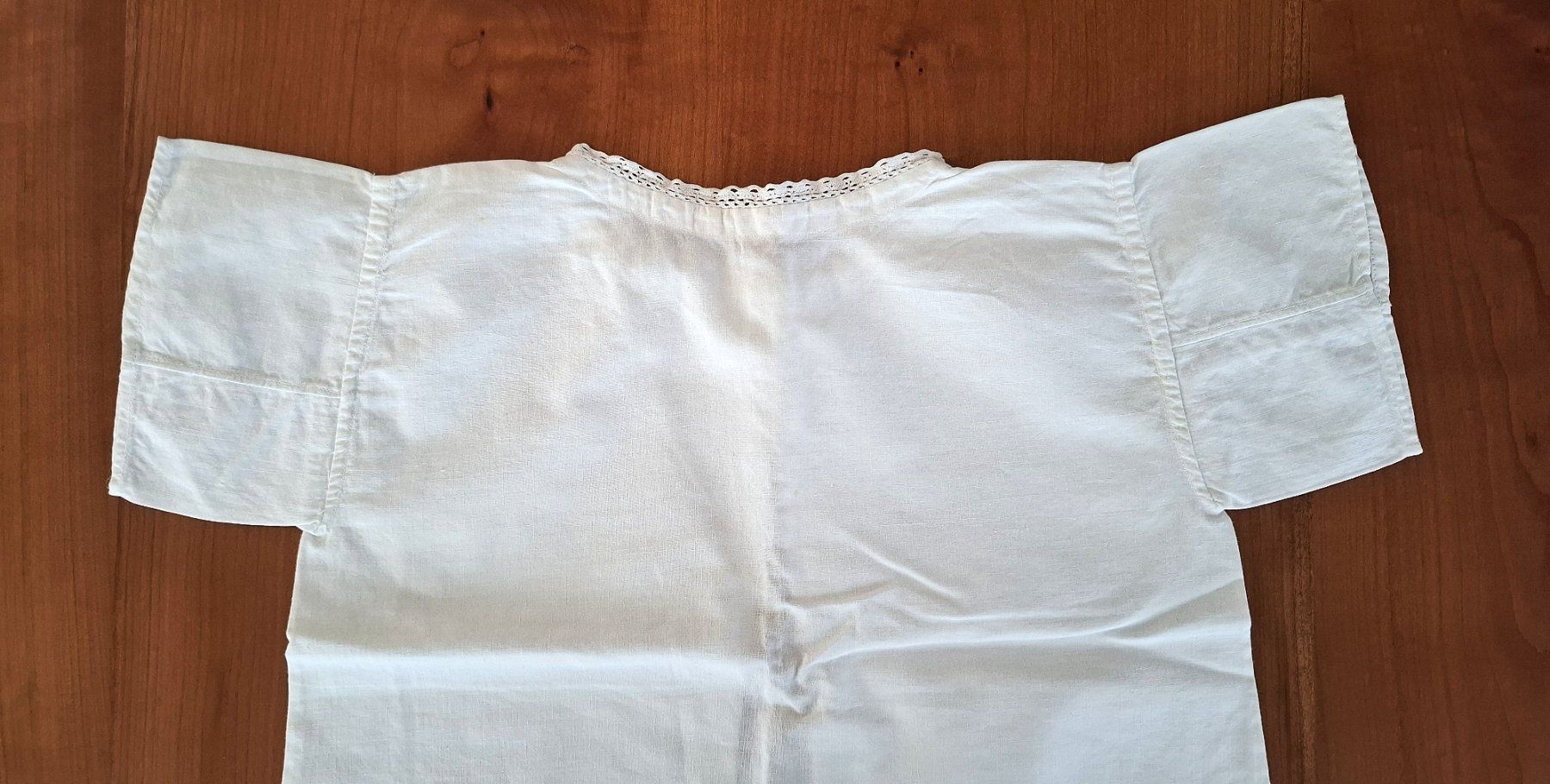 Chemises, T-shirts & Polos: 2 ANTIKE KINDERHEMDEN, SCHLÜTTLI – D'occasion à Grüningen par Kartensammler 7