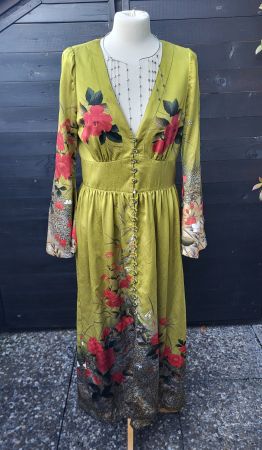 Robe en soie olive