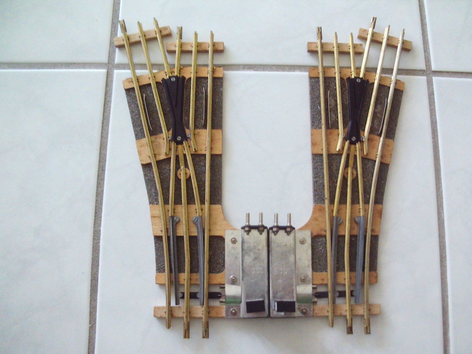 Buco Modellini di ferrovie: Original Buco E-Weichen Messing/2 Stück links, rechts. – Usato da Grenchen venduto da Zora25