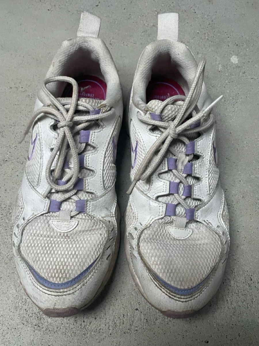 Nike Scarpe da donna: ALLES RAUS Sneakers 38 – Usato da Kloten venduto da simones.thriftshop