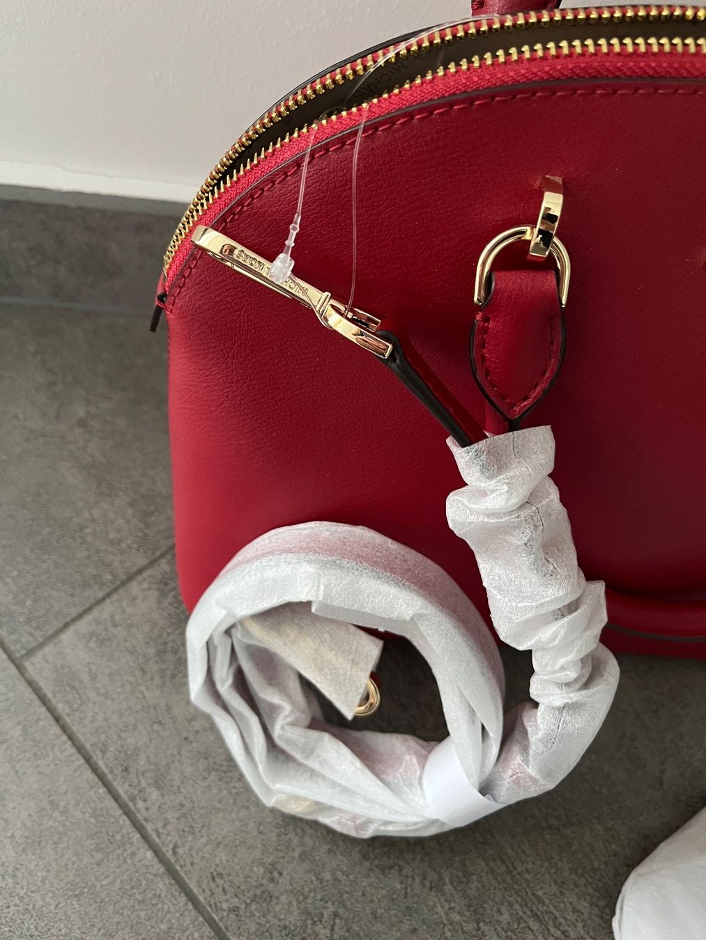 Michael Kors Borse da donna: Michael Kors Emmy scarlet – Nuovo e nell'imballaggio originale da Cademario venduto da princy2 4