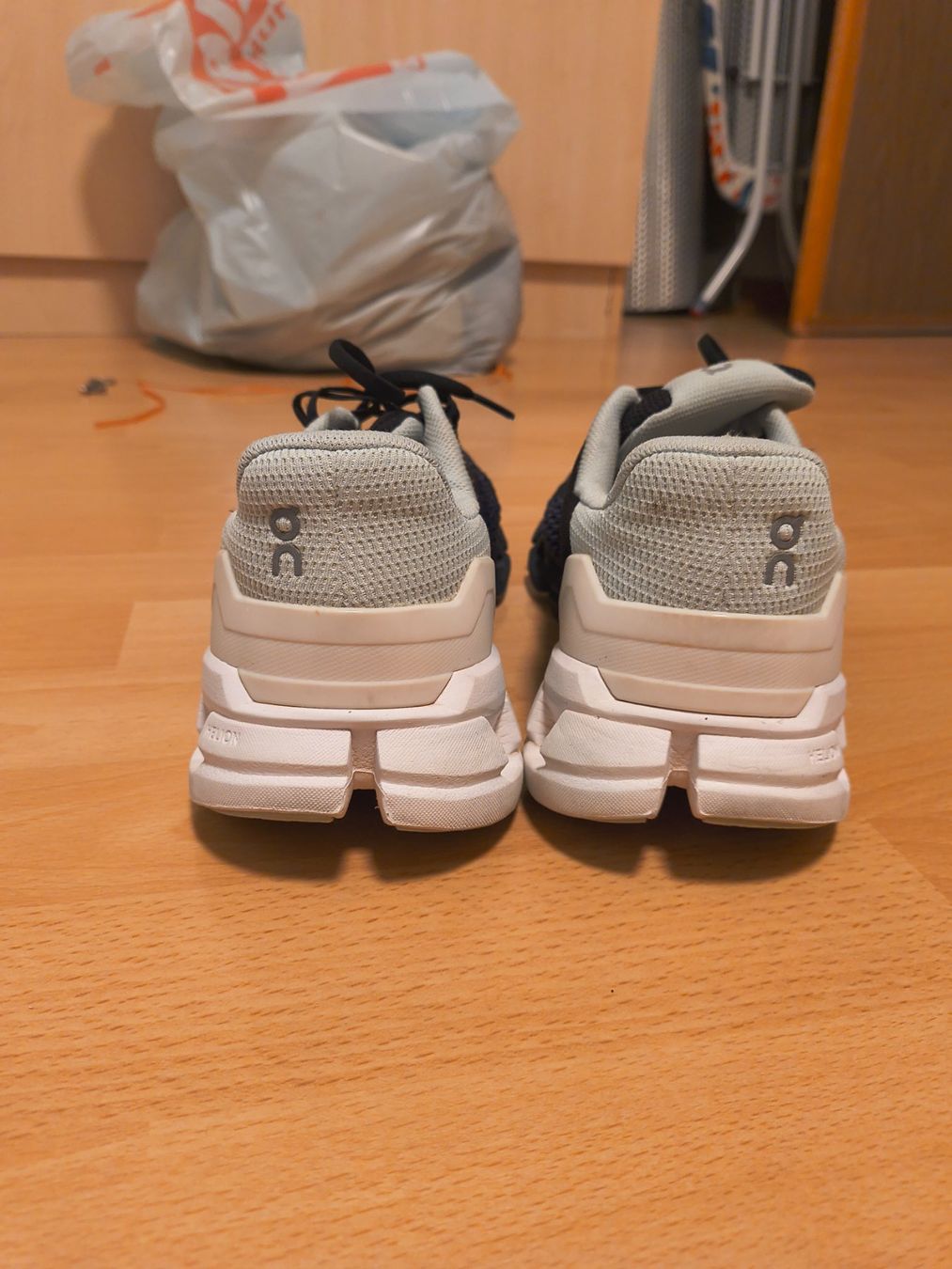 On Scarpe da donna: on Running Schuhe Grösse 39 – Usato da Zürich venduto da laribuechel 1