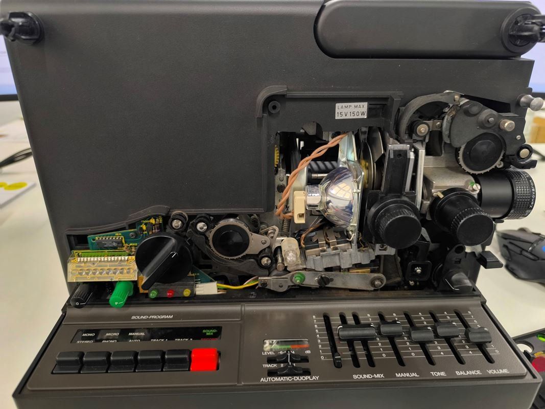 Bauer Proiettori: Projektor Bauer T610 Microcomputer Stereo/Super8 – Usato da Rüti ZH venduto da Restwert_Rueti_ZH 1