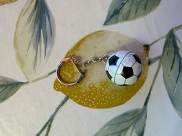 Schlüsselanhänger Fussball, Metall, neuwertig