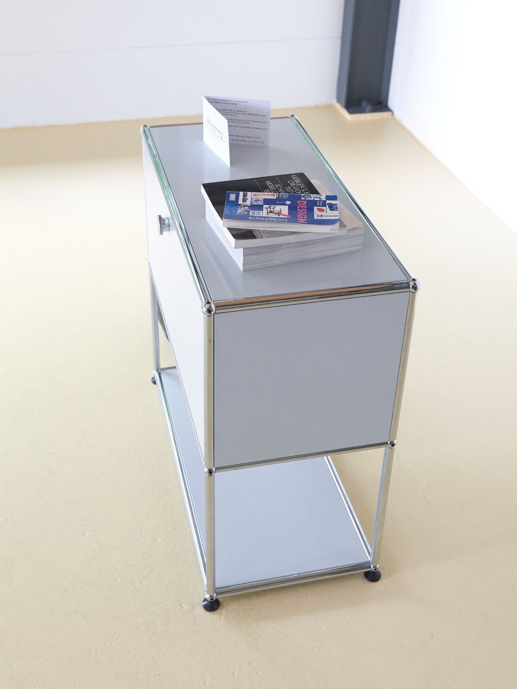 Cassettiere: USM Sideboard in Lichtgrau – Usato da Meinisberg venduto da atelier_TILIJA 2