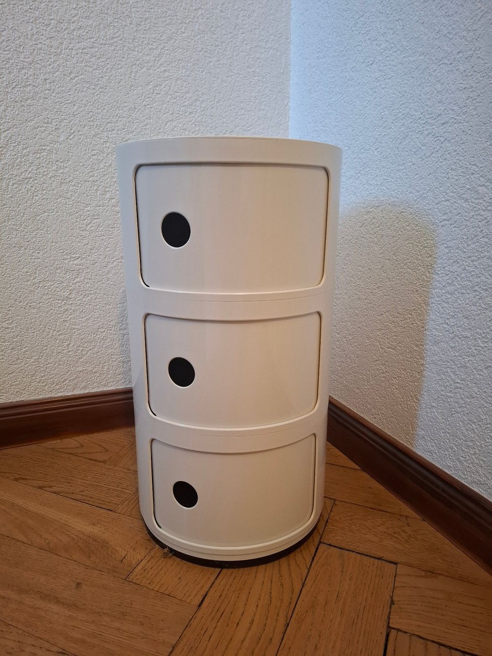 Cassettiere: Kartell Componibili 3 Container – Usato da Basel venduto da gillussiuss