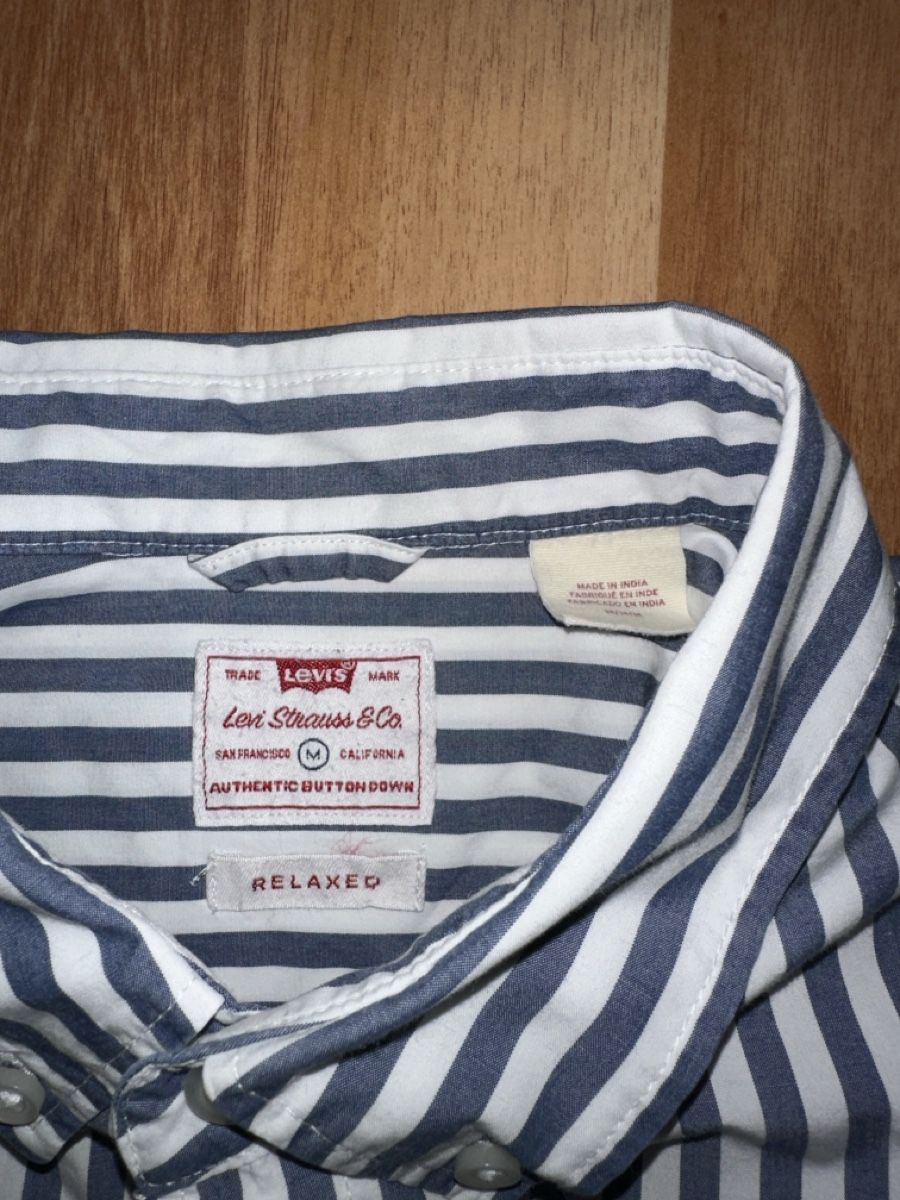 Levi's Camicie: Levi's Hemd, gestreift, Gr. M, einf. Brustweite ca. 58 cm – Usato da St. Gallen venduto da mai_gd7k 1