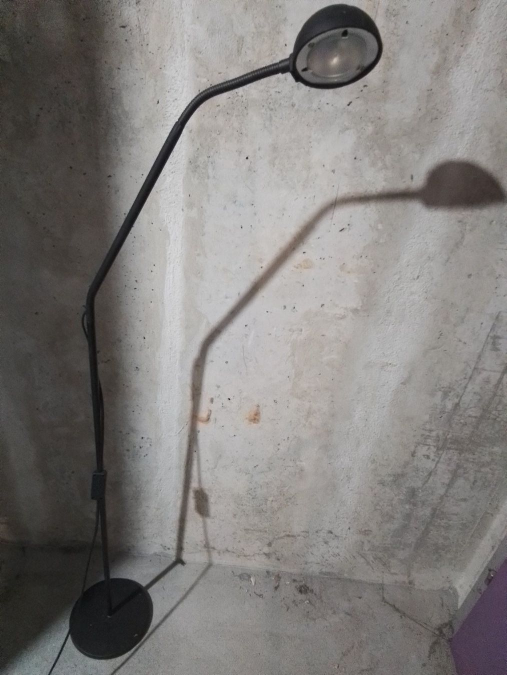 Ikea Lampade: IKEA Stehlampe Schwanenhals – Usato da Rüti ZH venduto da Velo-Jimmy