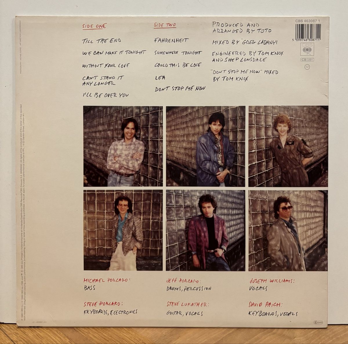 Dischi in vinile: Toto - Fahrenheit LP EX/EX – Usato da Neuchâtel venduto da Deivid2 5