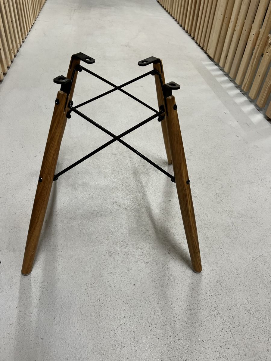 Eames Dowel Base (Neu (gemäss Beschreibung)) in Horgen für CHF 21 – nur ...
