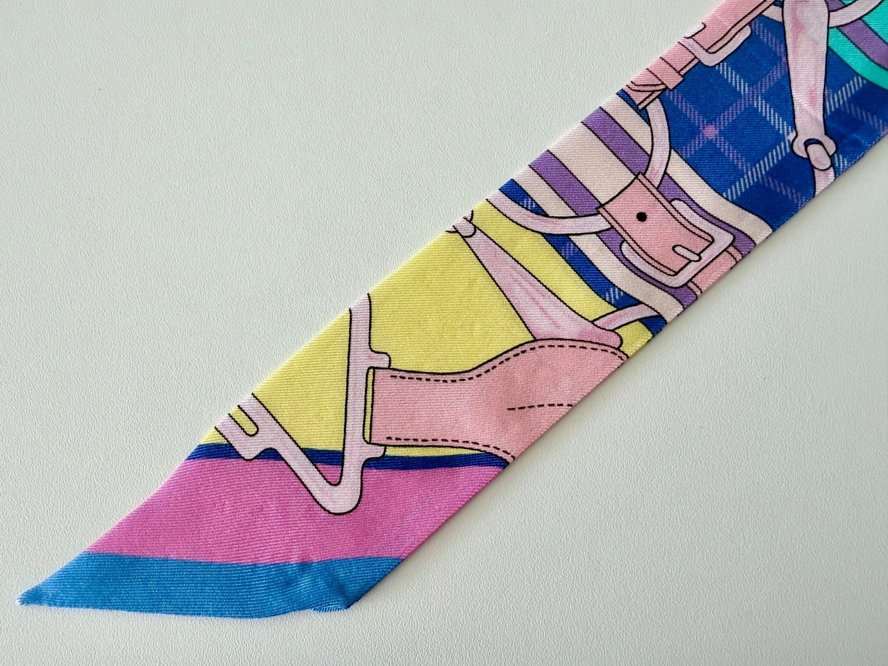 Hermès Foulard & Sciarpe: Superbe twilly HERMES-Paris "Tatersale” 100% soie, avec box – Nuovo (secondo la descrizione) da Le Mont-sur-Lausanne venduto da luxurylover 4