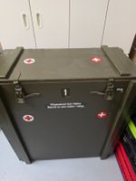 Armeekiste Pflege Material Spit Station guter Zustand