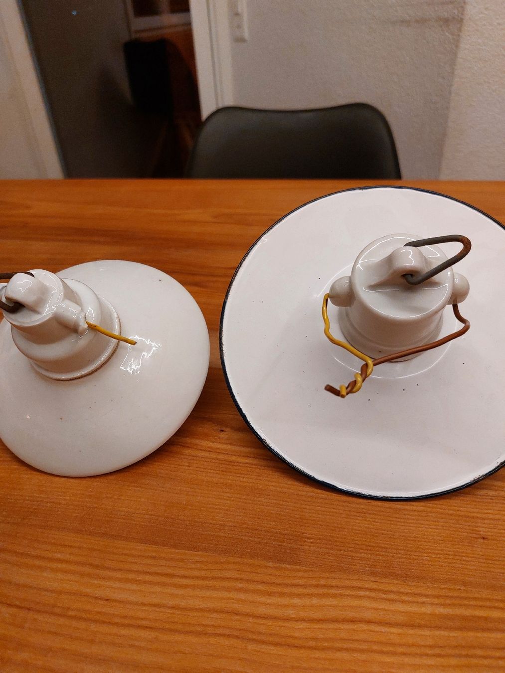 Lampade: 2stk alte Keller Lampen – Usato da Ganterschwil venduto da HeidiuPeter 2